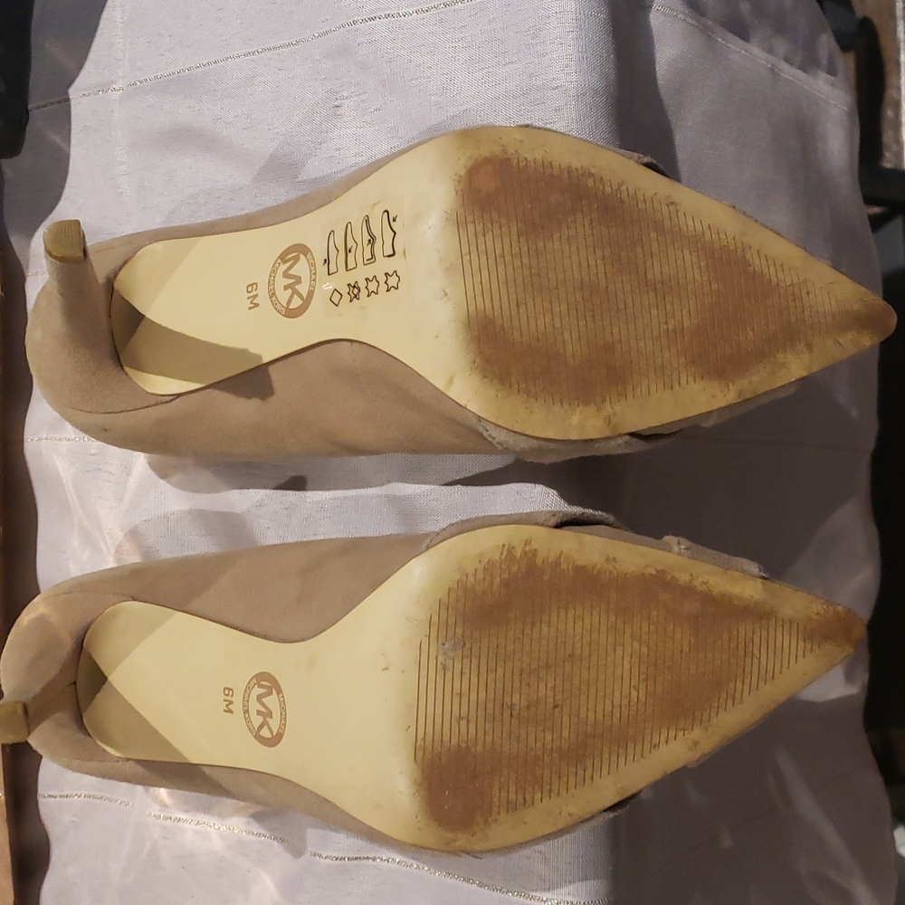 ❣️💫MARK DOWN 💫❣️ Nude Michael Kors heel shoes - Picture 7 of 12